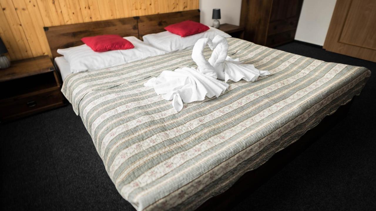 Hotel Atlas Pec pod Snezkou Bagian luar foto